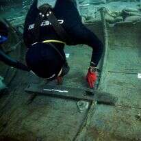 צוללן בשרידי הספינה הטרופה. | Jose A Moya Regional Government of Murcia Handout via REUTERS THIS IMAGE HAS BEEN SUPPLIED BY A THIRD PARTY