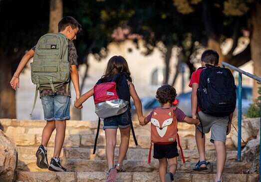 ילדים בדרך לבית הספר. אילוסטרציה. | יונתן זינדל פלאש 90