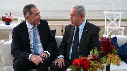 נתניהו והשגריר לשעבר טום ניידס. | חיים צח, לע"מ