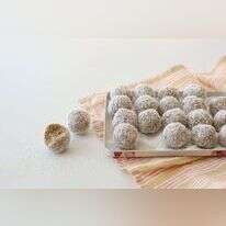 כדורי אנרגיה כתומים ממשמשים. | אפרת ליכטנשטט