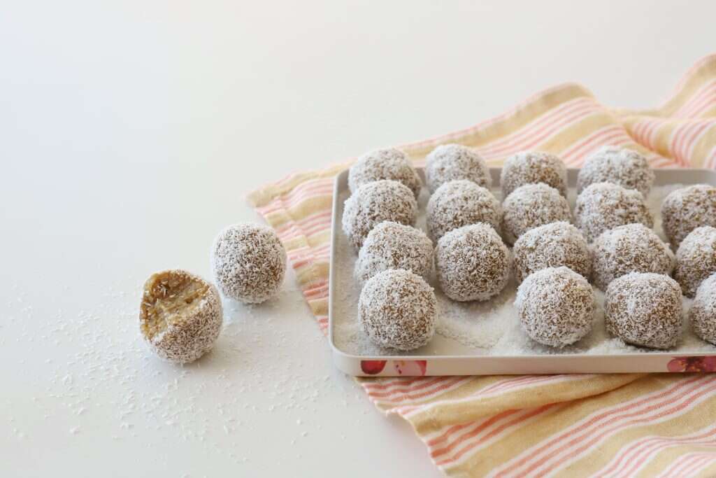 כדורי אנרגיה כתומים ממשמשים. | אפרת ליכטנשטט