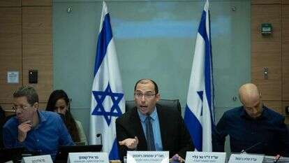 יו"ר ועדת חוקה ח"כ שמחה רוטמן בהצבעה על צמצום עילת הסבירות, היום. | יונתן זינדל, פלאש 90