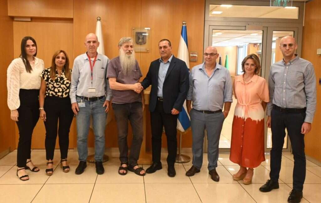 מנכ"ל משרד הביטחון וראש אגף השיקום עם חברי ועדת שרשבסקי. | אגף דוברות וקשרי ציבור במשרד הביטחון