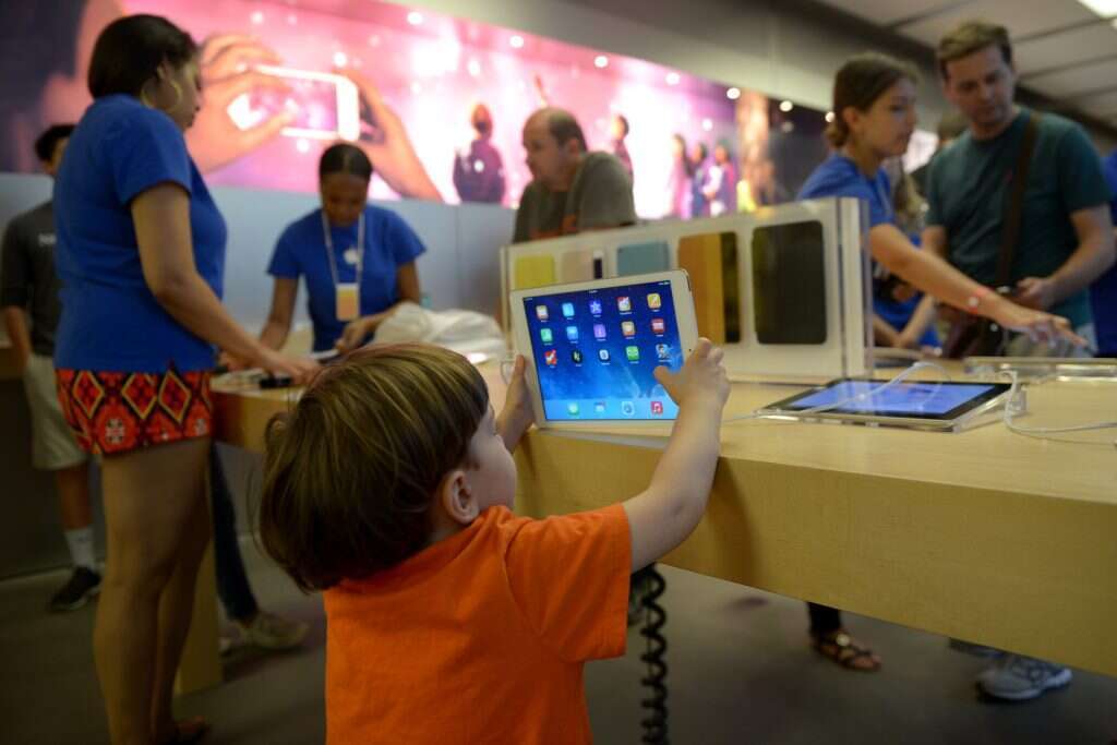 סלולרי וילדים, ארכיון. | גילי יערי