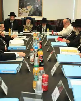 ישיבה של מועצת הרבנות הראשית. | אלעד זגמן, ענבה - לע"מ