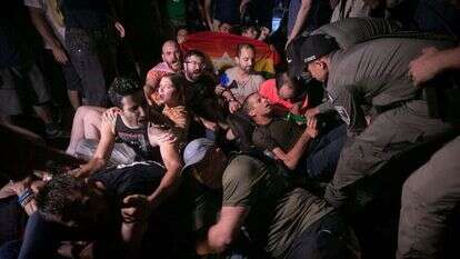 מפגינים חוסמים את נתיבי איילון. | מרים אלסטר פלאש 90