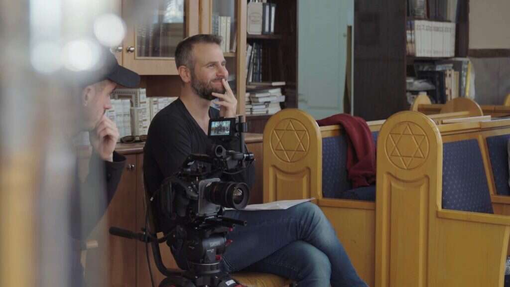 "נעשה כאן עוול". טל בכר, מיוצרי הסרט. | מתוך "המדרשייה", באדיבות כאן 11 "נעשה כאן עוול". טל בכר, מיוצרי הסרט. | מתוך "המדרשייה", באדיבות כאן 11