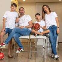 משפחת קלפנר, כפר גנים, פתח־תקווה. | יוסי אלוני