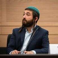 צבי סוכות. | שריה דיאמנט