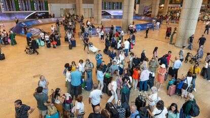 נתב"ג. | יוסי אלוני