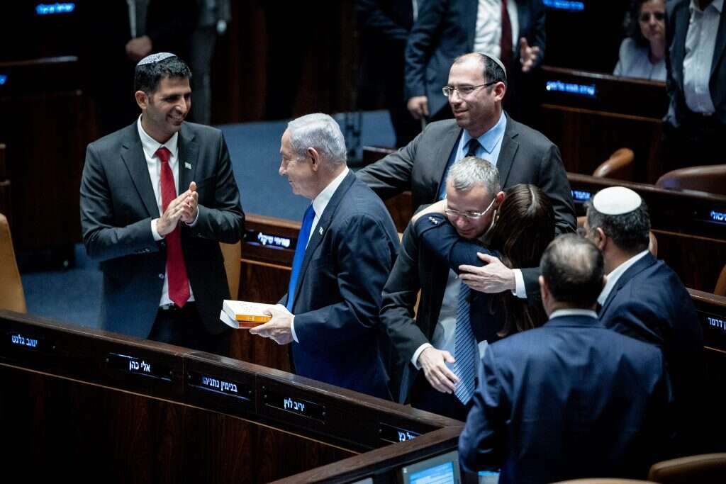 חברי הקואליציה חוגגים את העברת חוק צמצום עילת הסבירות. | יונתן זינדל פלאש 90