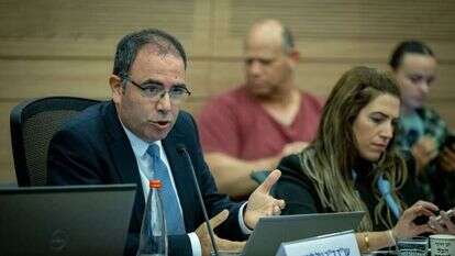 עו"ד גיל לימון בדיון בוועדת החוקה | יונתן זינדל, פלאש 90