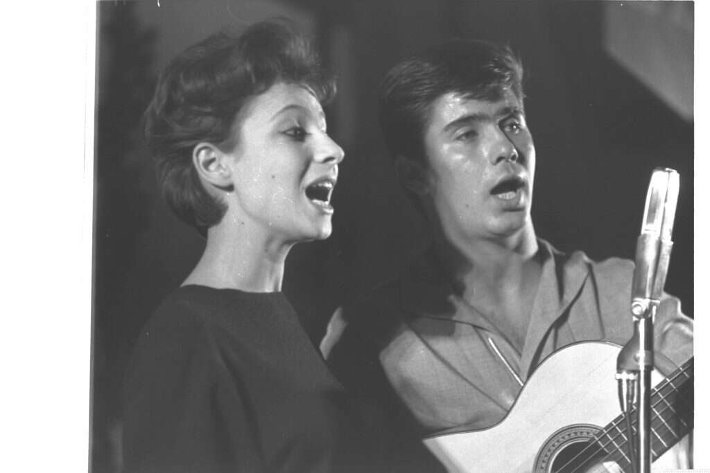 מסע הופעות שיצר חיידק במה. צמד העופרים. | פין האנס, לע"מ