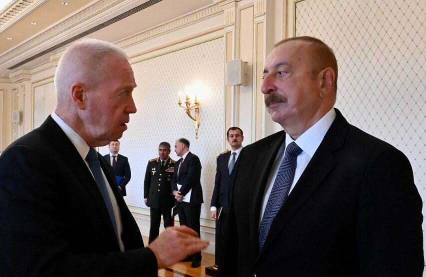 שר הביטחון יואב גלנט ומקבילו מאזרביג'ן. | נועם אמיר