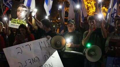 מחאה מול ביתו של שר המשפטים במודיעין, בשבוע שעבר. | יונתן שאול, פלאש 90