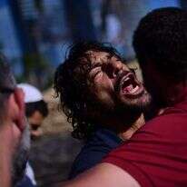 הפגנת הזדהות עם איציק סעידיאן, מתמודד הנפש שהצית את עצמו כתוצאה מפוסט טראומה, מול משרדי אגף השיקום בפתח־תקווה. | תומר נאומברג, פלאש 90