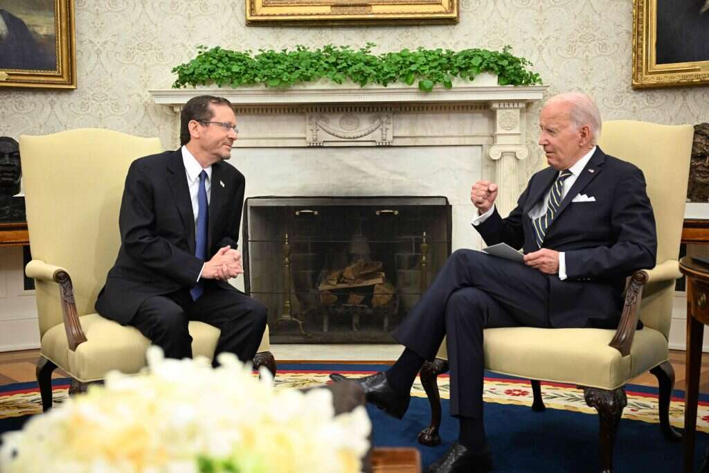 הרצוג וביידן במהלך פגישתם בבית הלבן. | Mandel NGAN / AFP