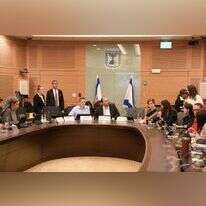 מצביעים על ההסתייגויות בוועדת חוקה. | דני שם טוב, דוברות הכנסת