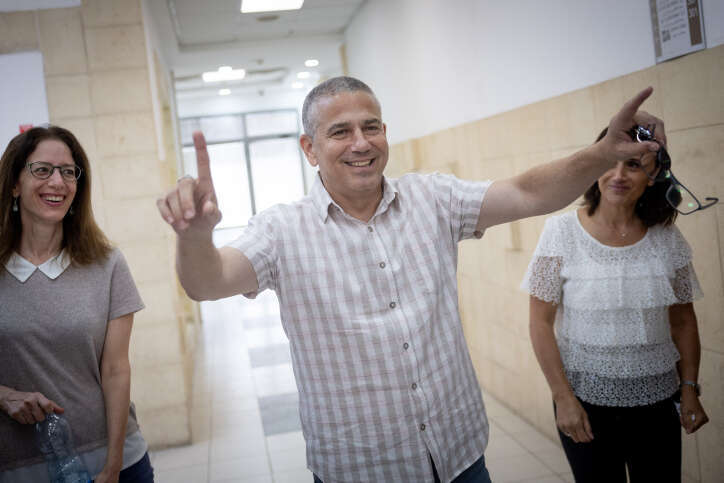 ינון מגל לפני עדותו במשפט נתניהו. | יונתן זינדל, פלאש 90