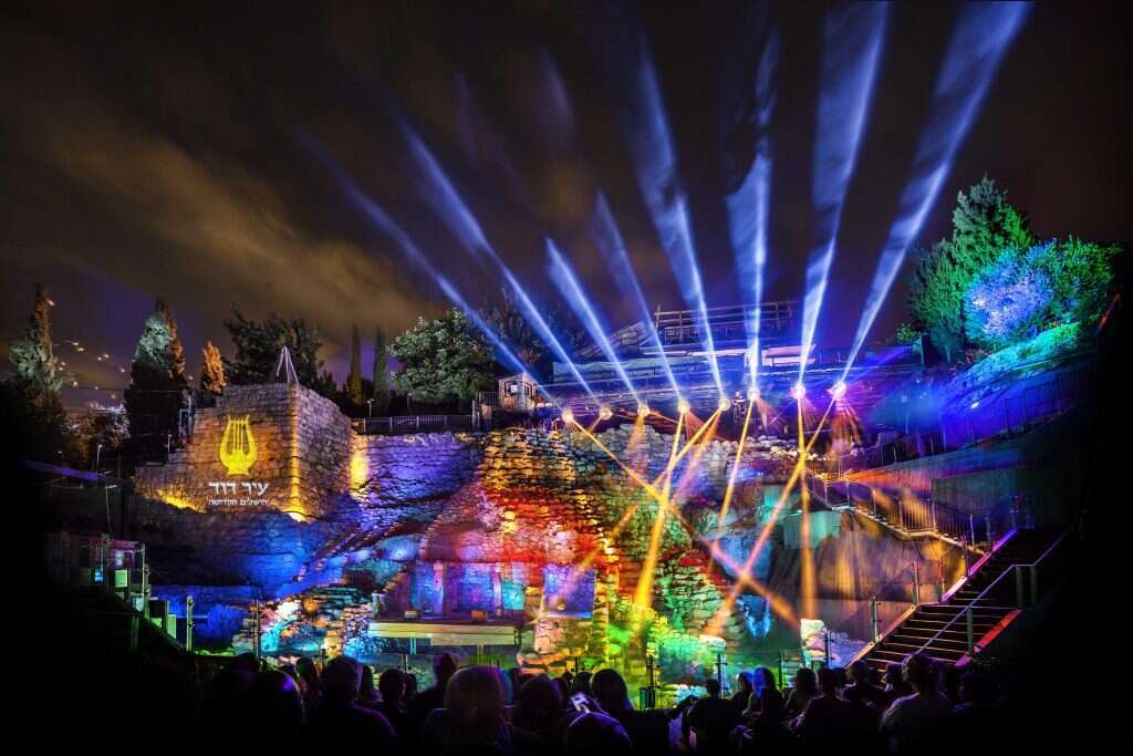 הללויה. | קובי הראתי