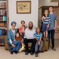 משפחת קלרפלד, מעלה־אדומים. | נעמה שטרן