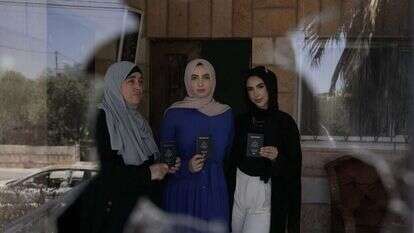 פלסטיניות בעלות דרכון אמריקני. | Majdi Mohammed, AP