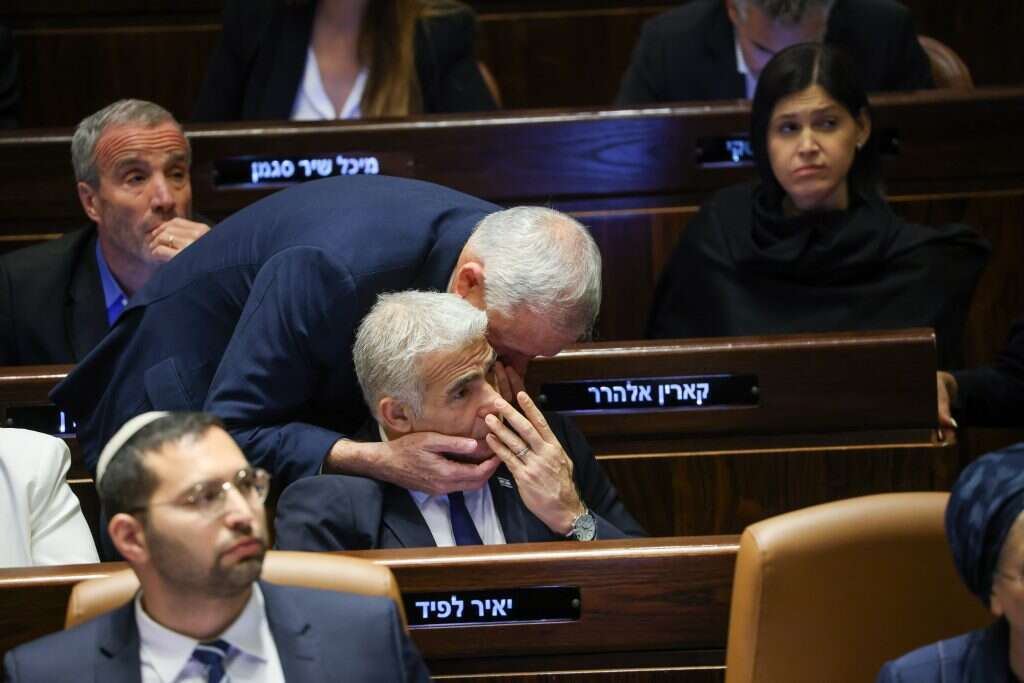 לפיד וגנץ בהצבעה על צמצום עילת הסבירות. | דני שם טוב - דוברות הכנסת