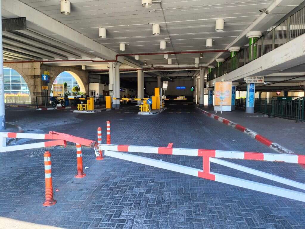 קניון עזריאלי - מלחה.