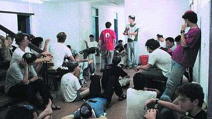 ניתוק מקסימלי מהחוץ והשפעה אפסית של ההורים. מתוך הסרט "המדרשיה"