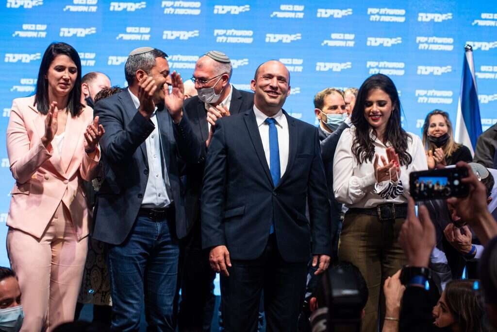 "לא הייתי צריך לענות לטלפון". אנשי ימינה בליל הבחירות. | אבישג שאר־ישוב