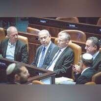 נתניהו עם לוין וגלנט בהצבעה על צמצום עילת הסבירות. | יונתן זינדל, פלאש 90