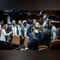 חברי הקואליציה חוגגים את העברת עילת הסבירות בכנסת. | יונתן זינדל, פלאש 90