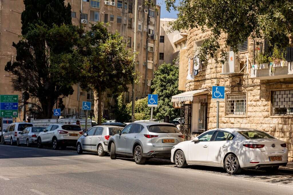 חניות נכים בירושלים. | נעמה שטרן