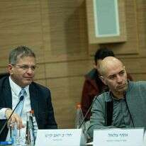 השר קיש (משמאל) ומנכ"ל משרד החינוך המתפטר, אסף צלאל. | יונתן זינדל, פלאש 90