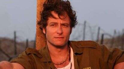 מיכאל אלוני בתפקיד ד"ר נחום ורבין. | דני שוורצמן