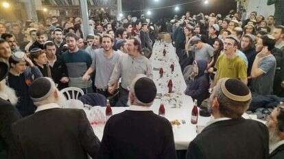 חגיגה בישיבת חומש אחרי מחיקת העתירה נגדם. | ישיבת חומש חגיגה בישיבת חומש אחרי מחיקת העתירה נגדם. | ישיבת חומש