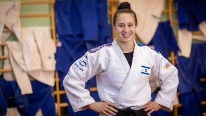 ענבר לניר. | אריק סולטן