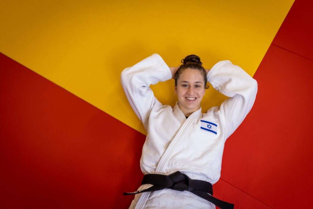 ענבר לניר. | אריק סולטן