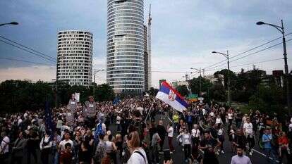 מפגינים בבלגרד נגד המצב במדינה, לפני כשבועיים. | איי.אף.פי