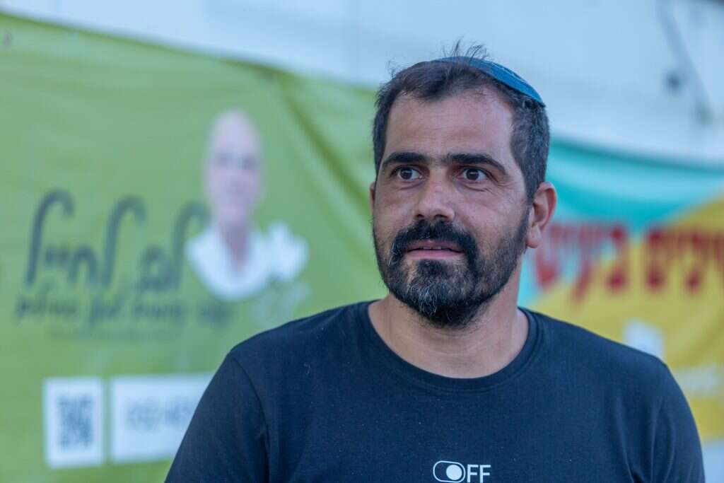 טל שמחי. | יוסי אלוני