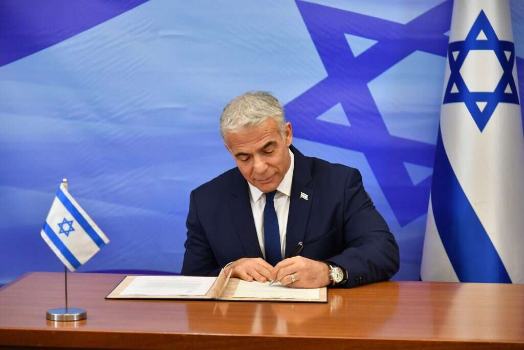 לפיד חותם על הסכם הגז עם לבנון, 2022. | יואב דודקביץ