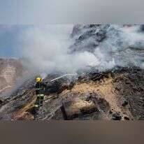 מאגר הזבל הלא חוקי ליד שער בנימין שהוצת על ידי פלסטינים. | דוברות המנהל האזרחי