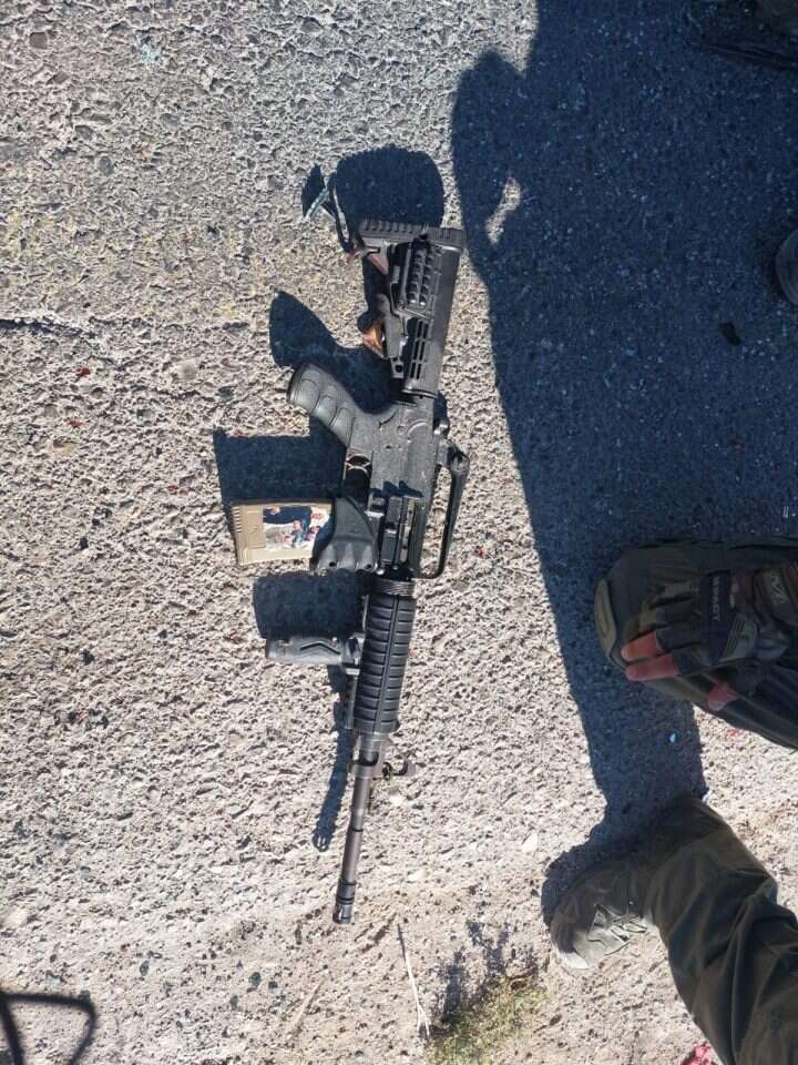 הנשק שאותר ברכב חוליית המחבלים. | דובר צה"ל