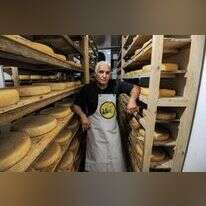 גבן במחסן גבינות קשות, ארכיון. | AFP