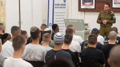 הרמטכ"ל הרצי הלוי עם המתגייסים בבקו"ם. | דובר צה"ל הרמטכ"ל הרצי הלוי עם המתגייסים בבקו"ם. | דובר צה"ל