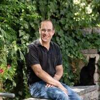 שני שוורץ. | שריה דיאמנט