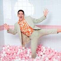 דוד סער. | שילת מזרחי, סטיילינג : מירי צ'יגירינסקי, עיצוב: "מירזה", נעליים: אלדו, איפור ושיער: ליאט בן–שמעון, עוזרת צלמת: ענבר כהן–נעים