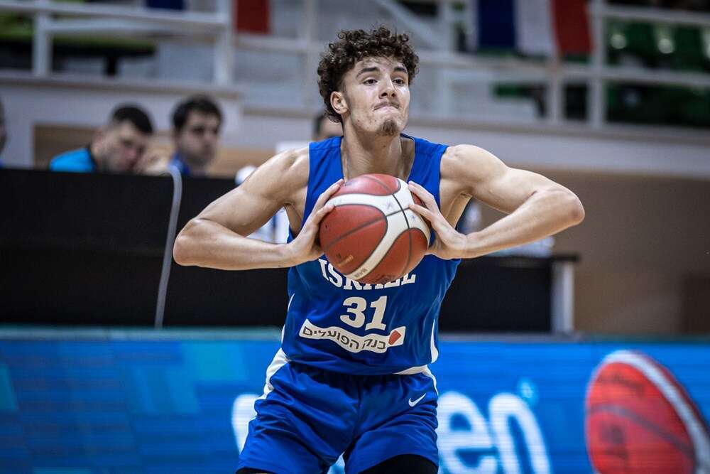 "מנהיג על המגרש ומחוצה לו" נועם יעקב. | באדיבות אתר FIBA