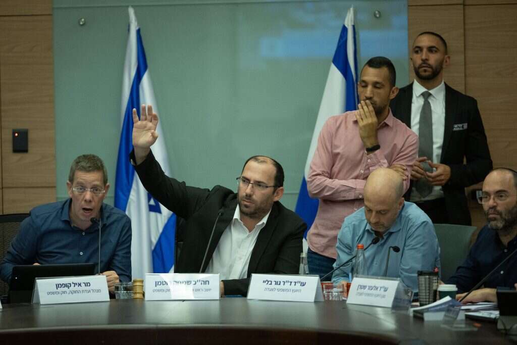 שמחה רוטמן בוועדת החוקה. | יונתן זינדל, פלאש 90 שמחה רוטמן בוועדת החוקה. | יונתן זינדל, פלאש 90