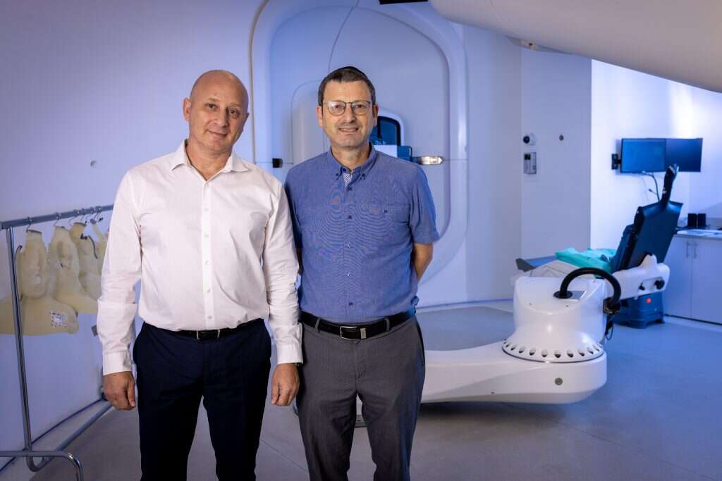 שילוב מנצח של רפואה מתקדמת וסטארטאפ טכנולוגי. פרופ' פופובצר וד"ר מיכאל מאראש. | אריק סולטן